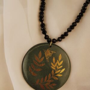 Colar Cristal Preto com Medalha Redonda Grande